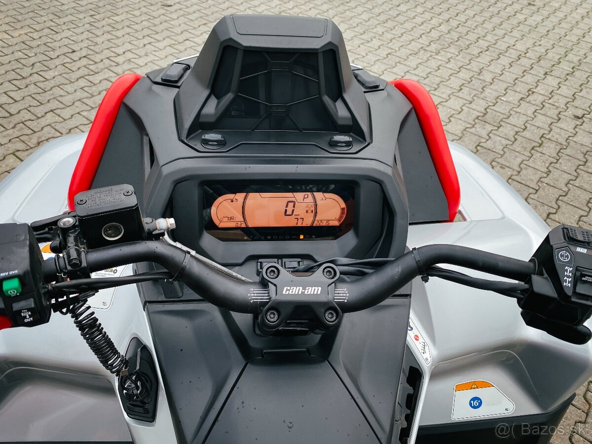 CAN-AM OUTLANDER X MR 1000R - 7