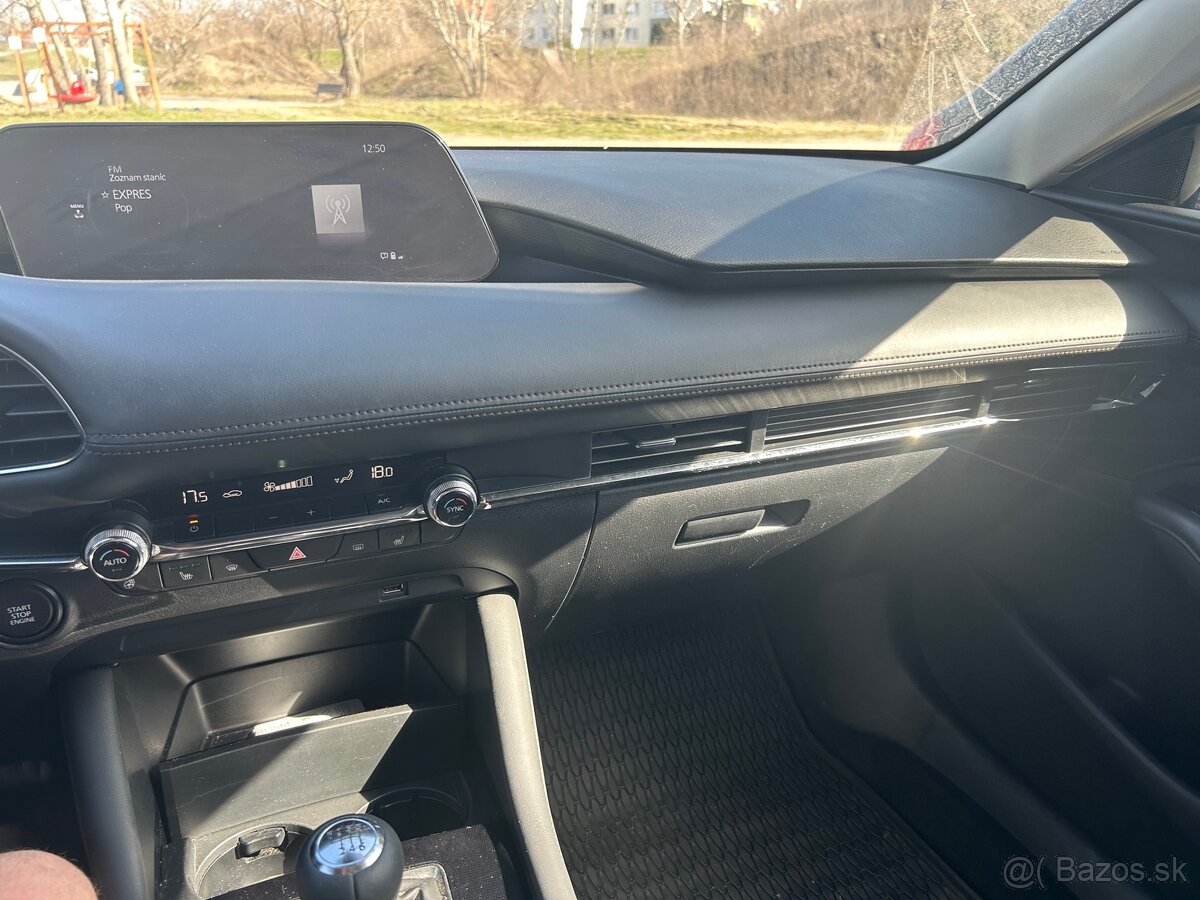 Mazda 3 2.0 BENZÍN SEDAN - 7
