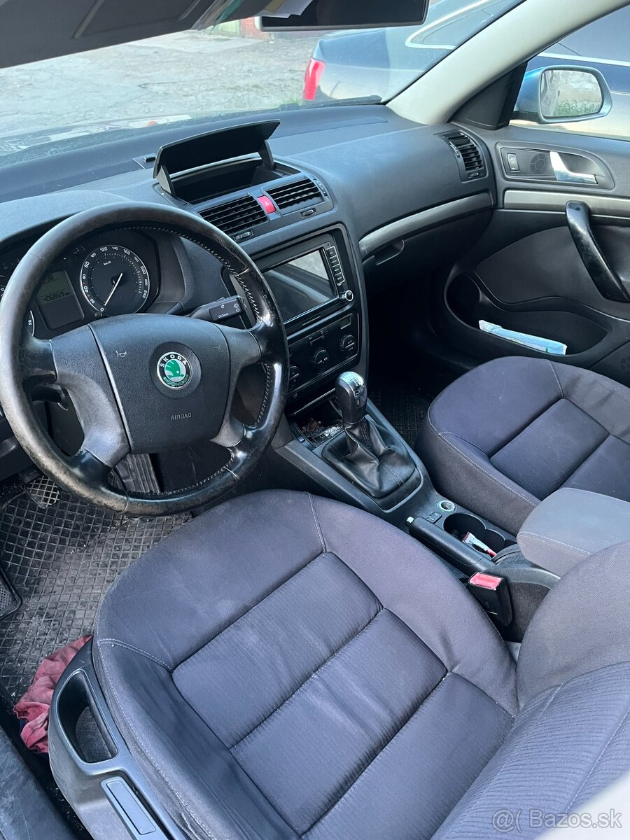 Rozpredám na diely Škoda Octavia II 1.9 TDI 77 kw 5 st manuá - 7