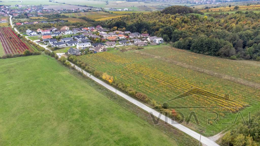 Krásny pozemok s potenciálom - 7