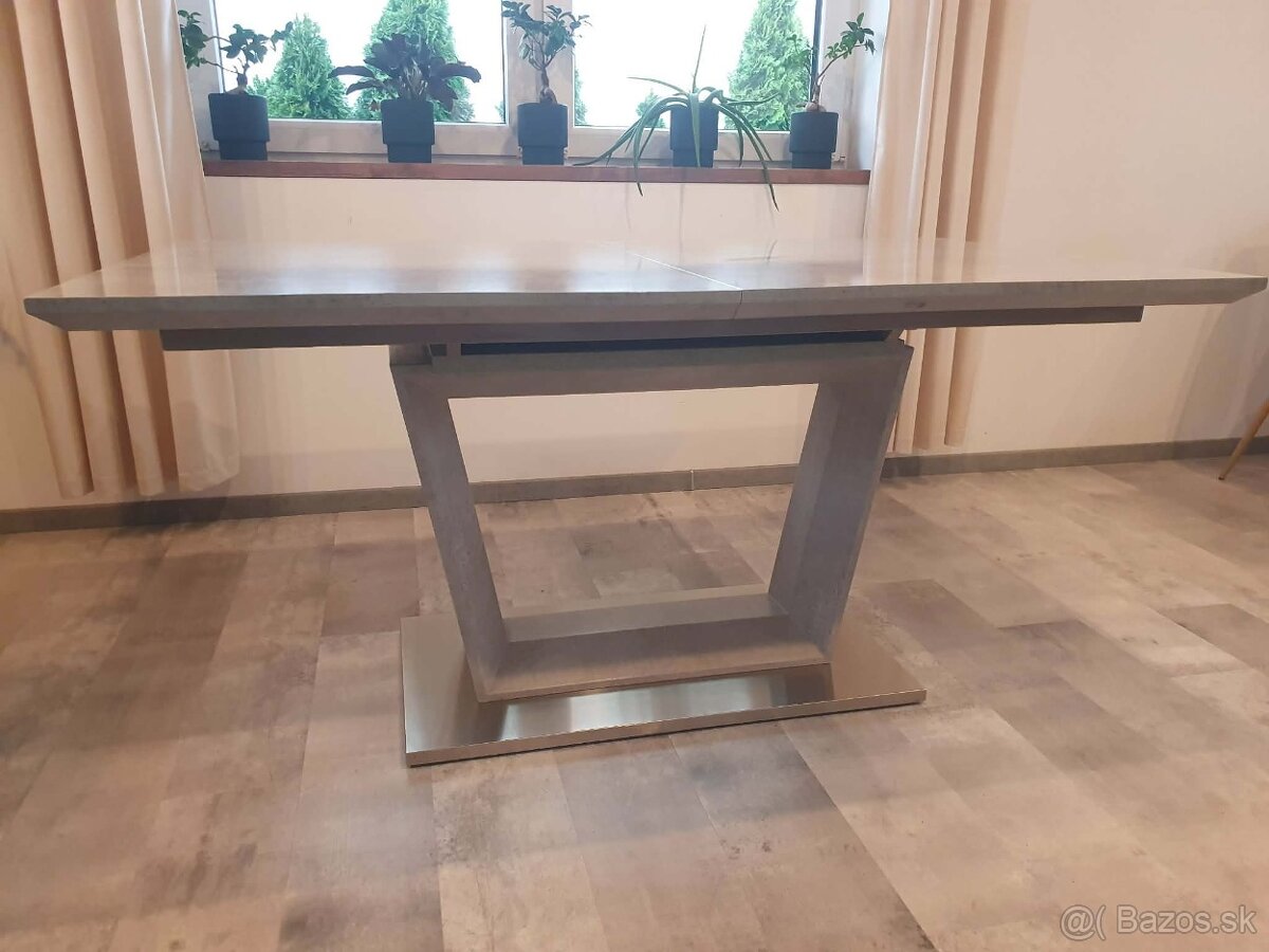 Jedálenský stôl - 7