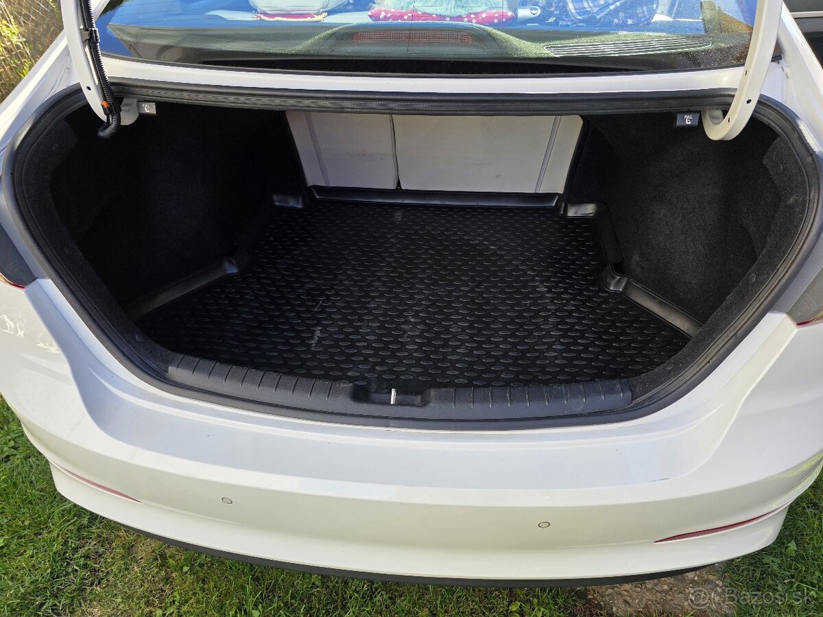 Hyundai Elantra 11/2017 Automat - 7