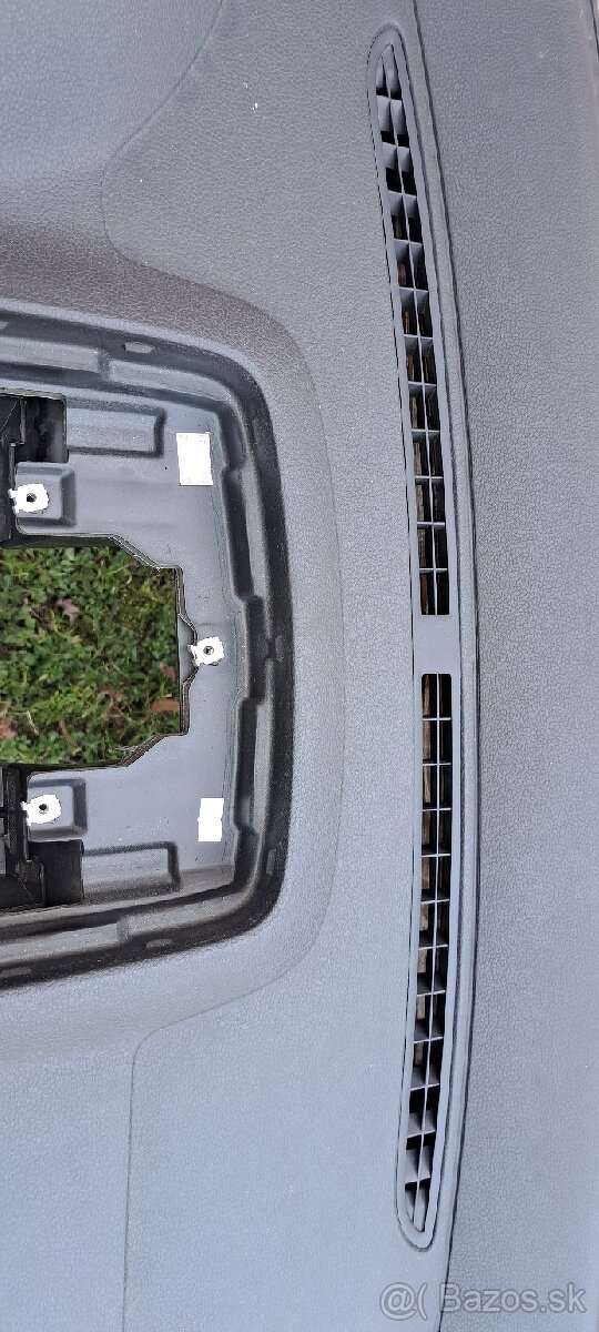 Palubná doska VW Golf 5 , VW Jetta - 7