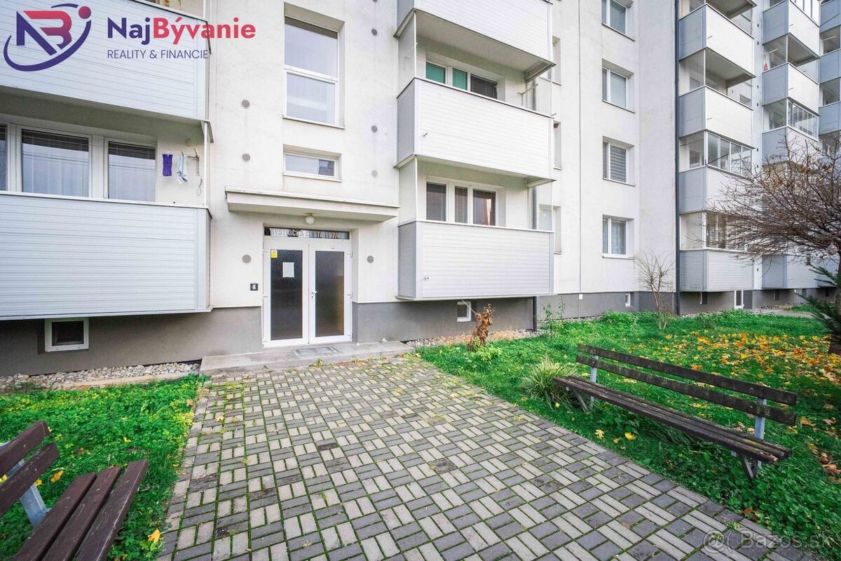 PREDAJ - Garsónka 21 m2 na sídlisku Roveň - 7