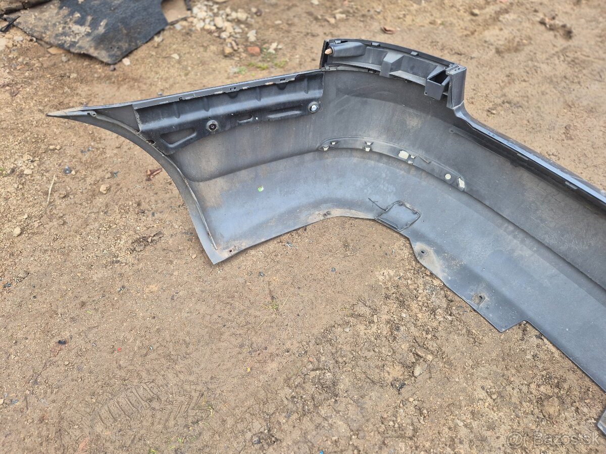 Predám zadný nárazník, zadné krídlo pre Škoda Octavia 2 VRS - 7