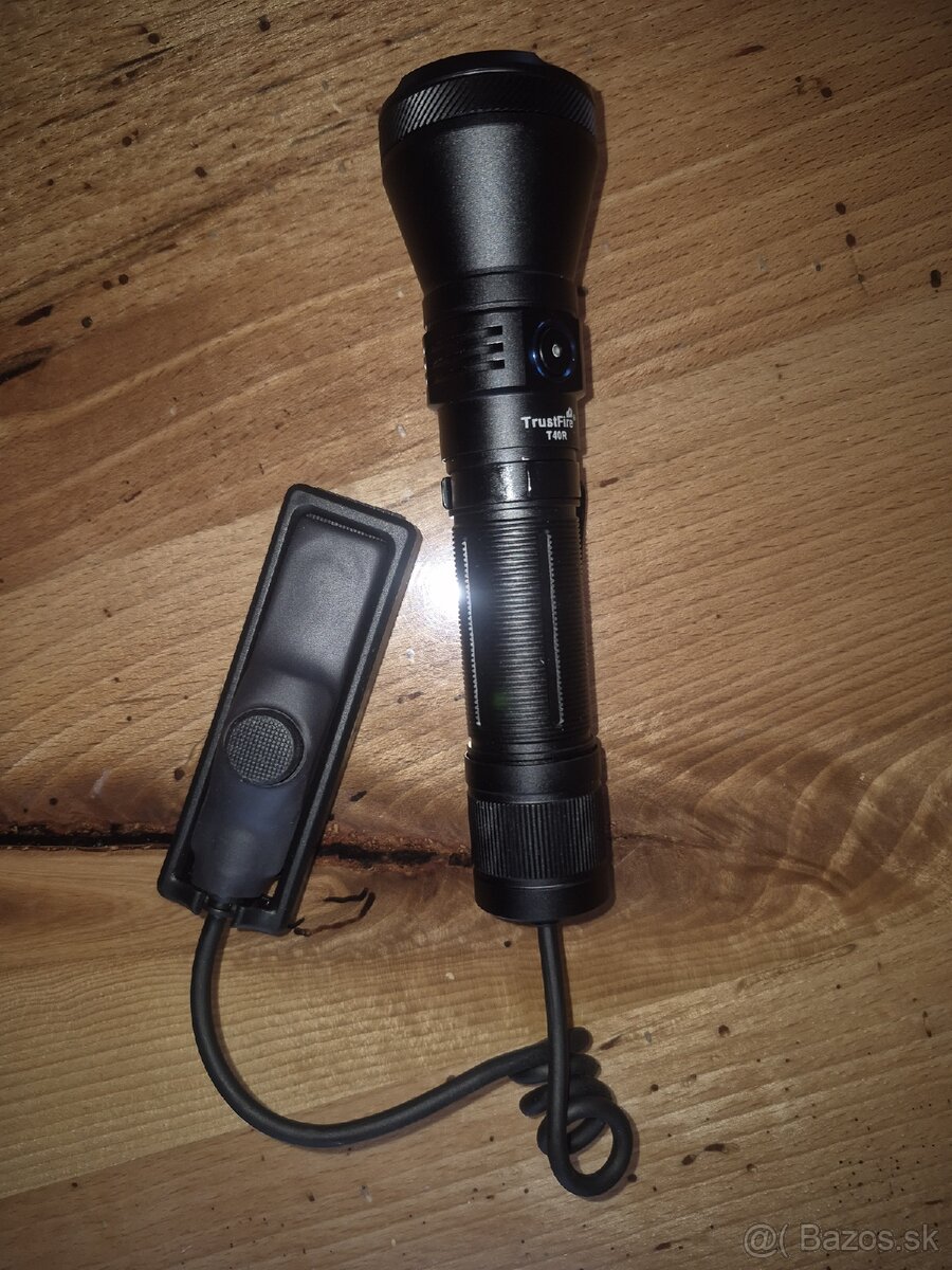 LED takticka baterka - 7