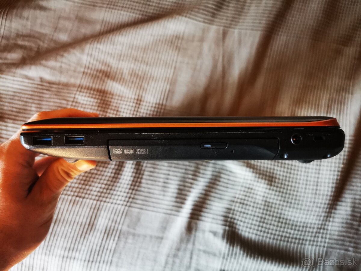 Lenovo IdeaPad Y570 - 7