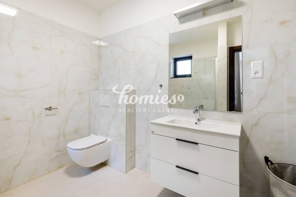 PRENÁJOM 3 izbový luxusný byt priamo v centre Nitry s parkov - 7