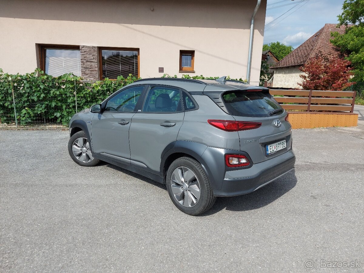 Hyundai Kona Electric 100, servisná kniha, záruka - 7
