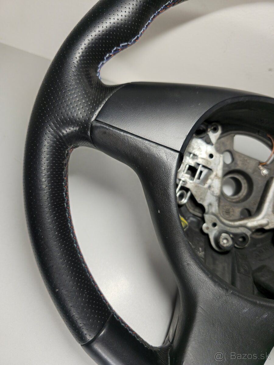 Športový kožený trojramenný volant BMW - 7