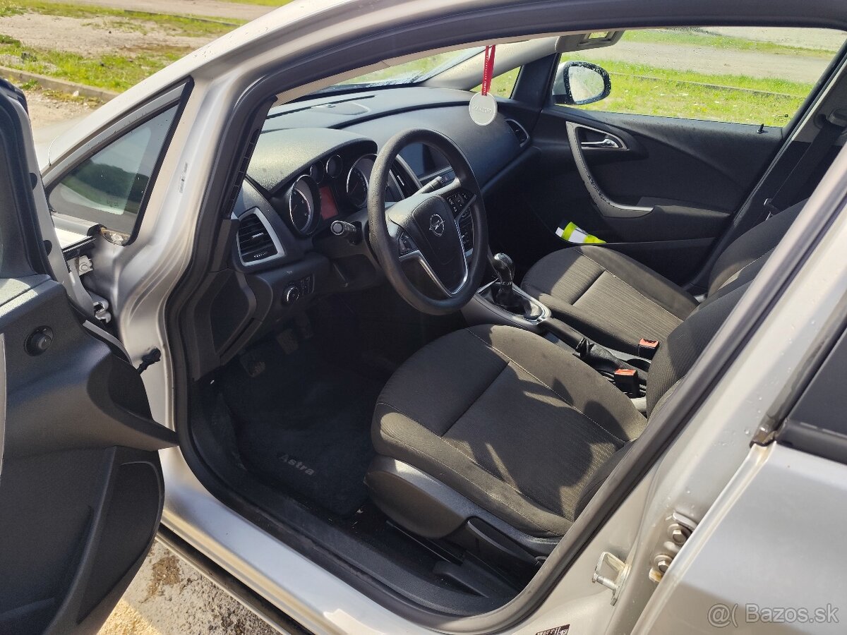 Opel Astra j 1,7cdti - 7