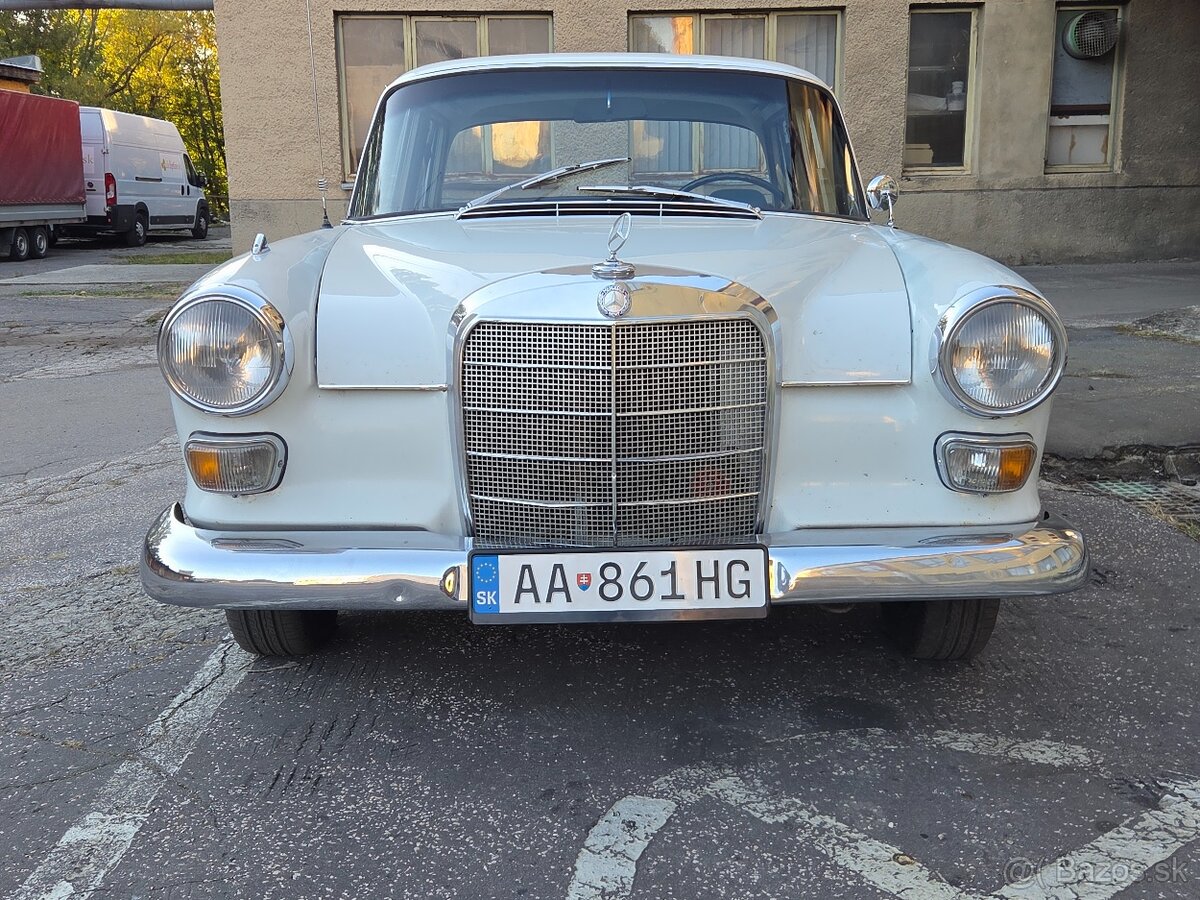 Mercedes Benz W110 200 benzin - 7