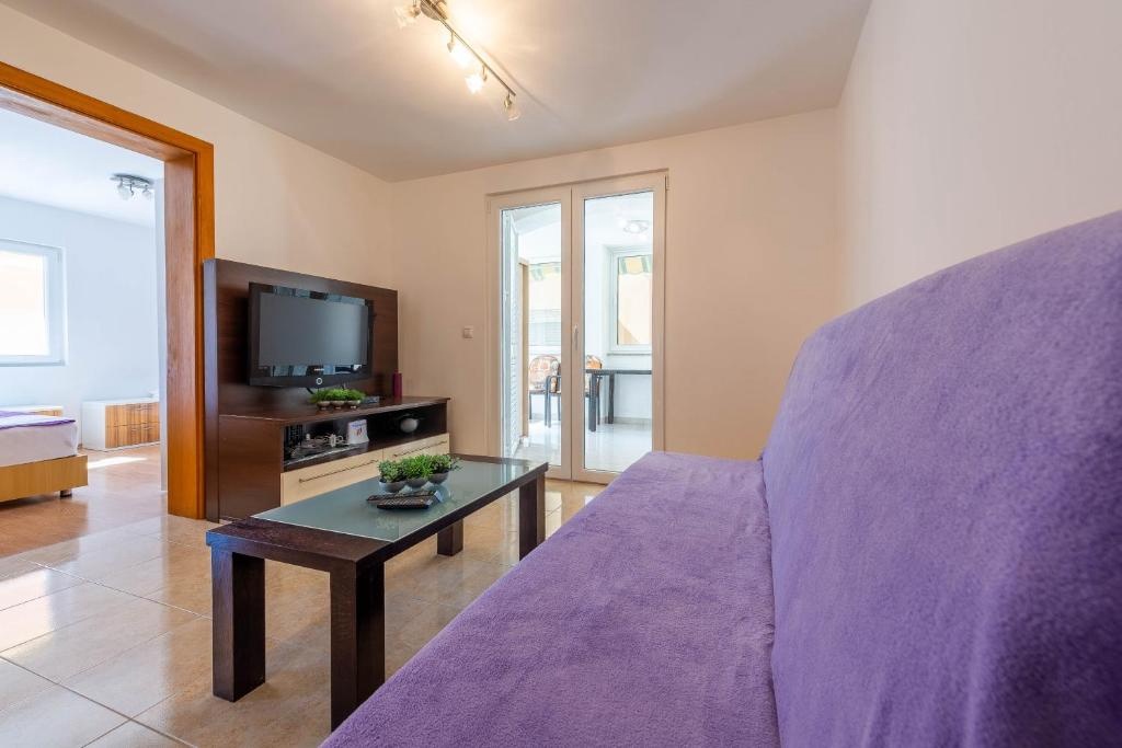 Chorvátsko 3 izbový krásny apartmán 50 metrov od mora. - 7