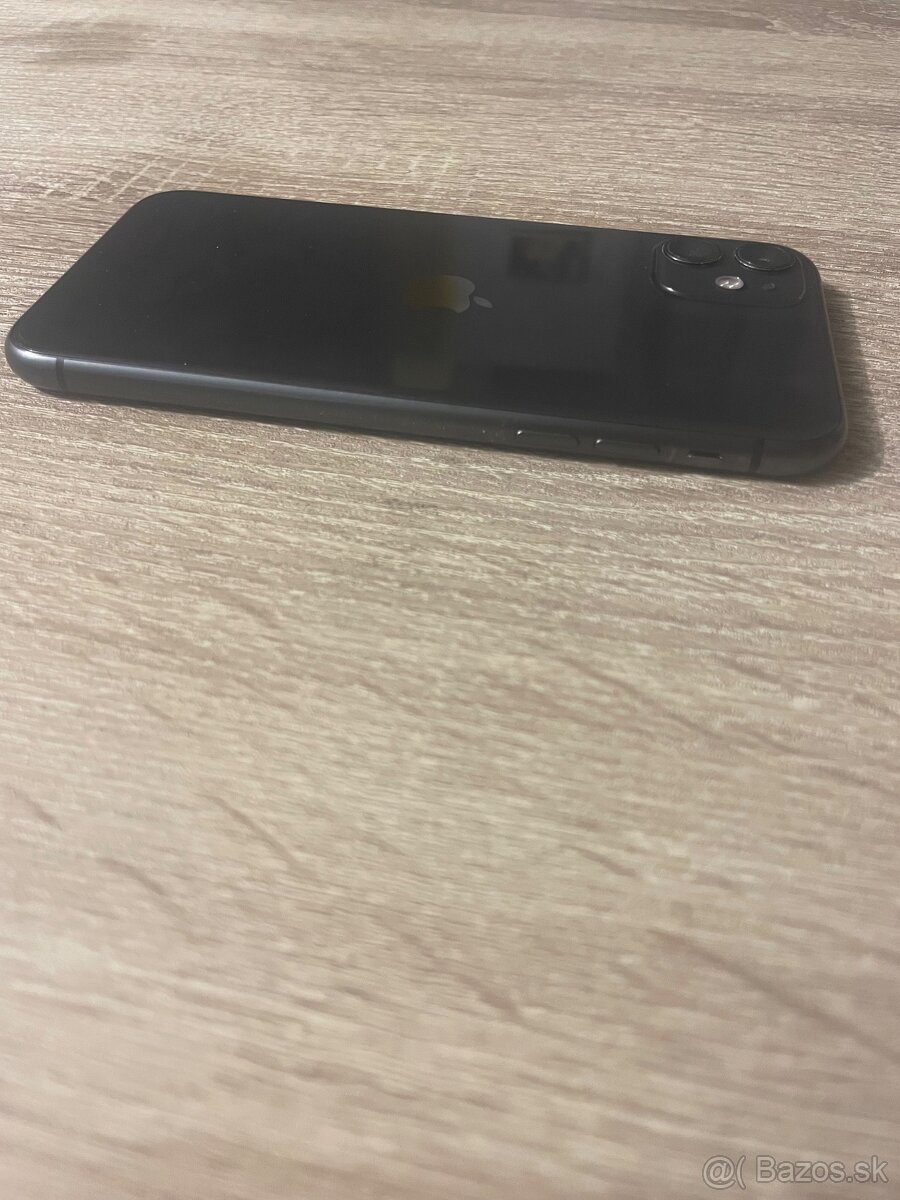 iPhone 11 / 64GB Black / Super stav - 7