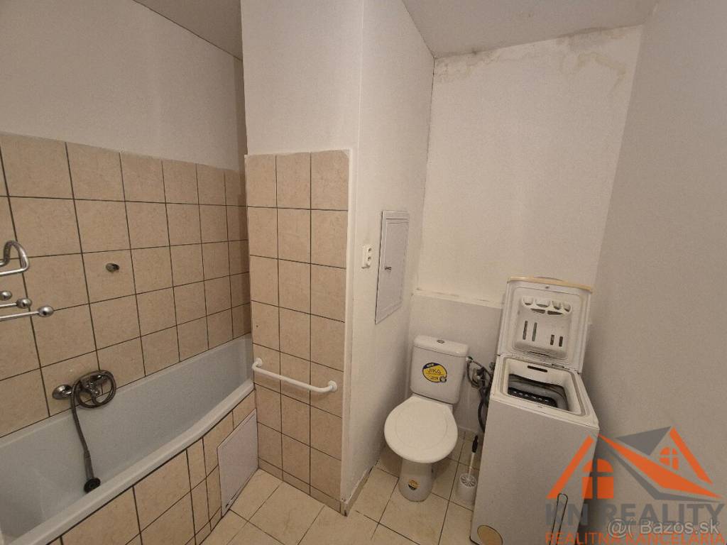 Na predaj veľká garsónka s balkónom Komárno - 7