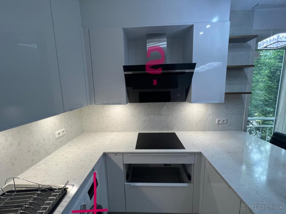 Moderná kuchyňa v bielom lesku KARIN - 7