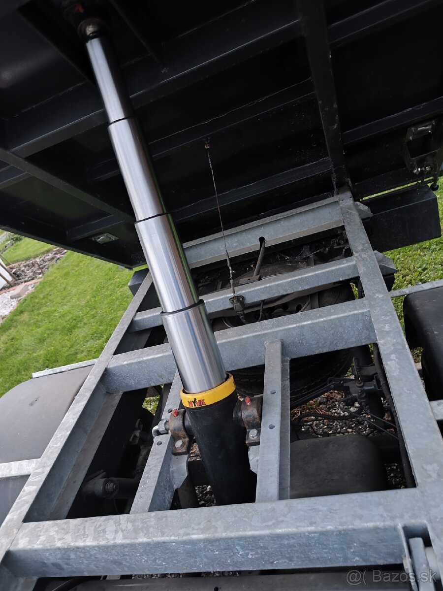 Predám Hyundai valník sklapač
r.v.2002, 145000km - 7