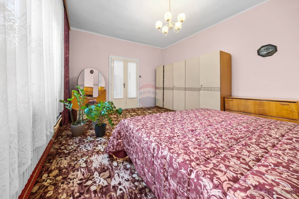 REMAX ponúka na predaj rodinný dom s dvomi bytovými jednotka - 7