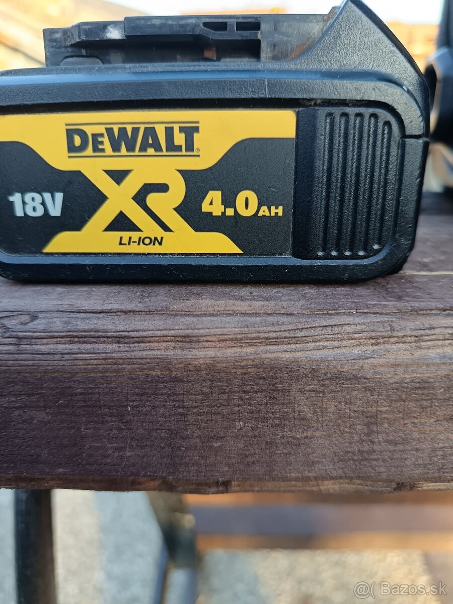 Stavebné rádio DeWalt DCR016 - 7