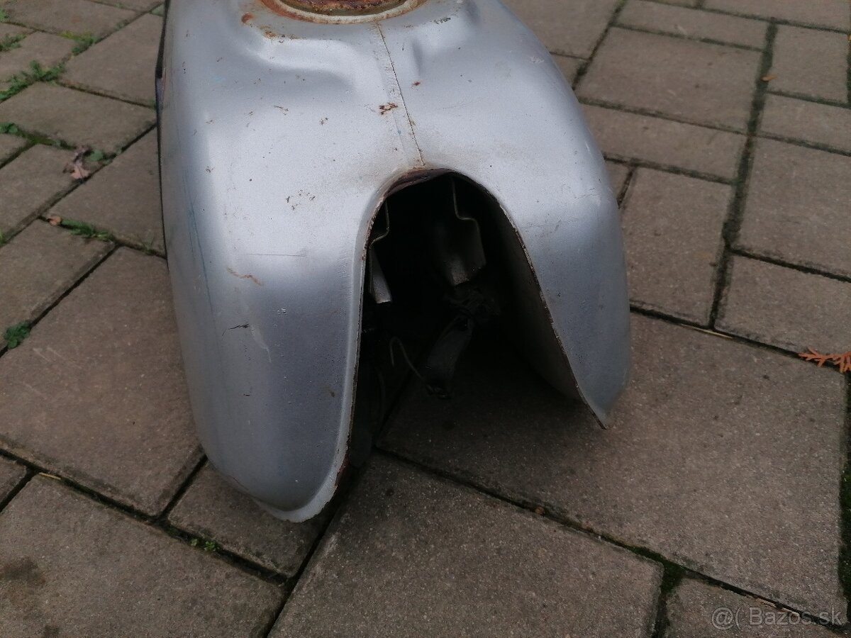 Predám nádrž na Jawa 350/ 638, 639, 632 - 7