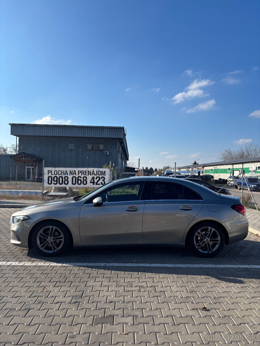 🚗 Mercedes-Benz A180d Sedan • 2019 • TOP stav • - 7
