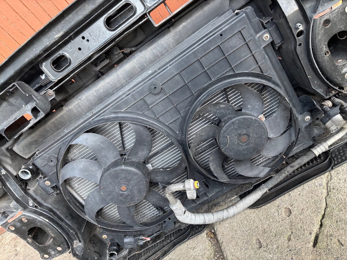 VW touran 1.6 fsi predné čelo - 7