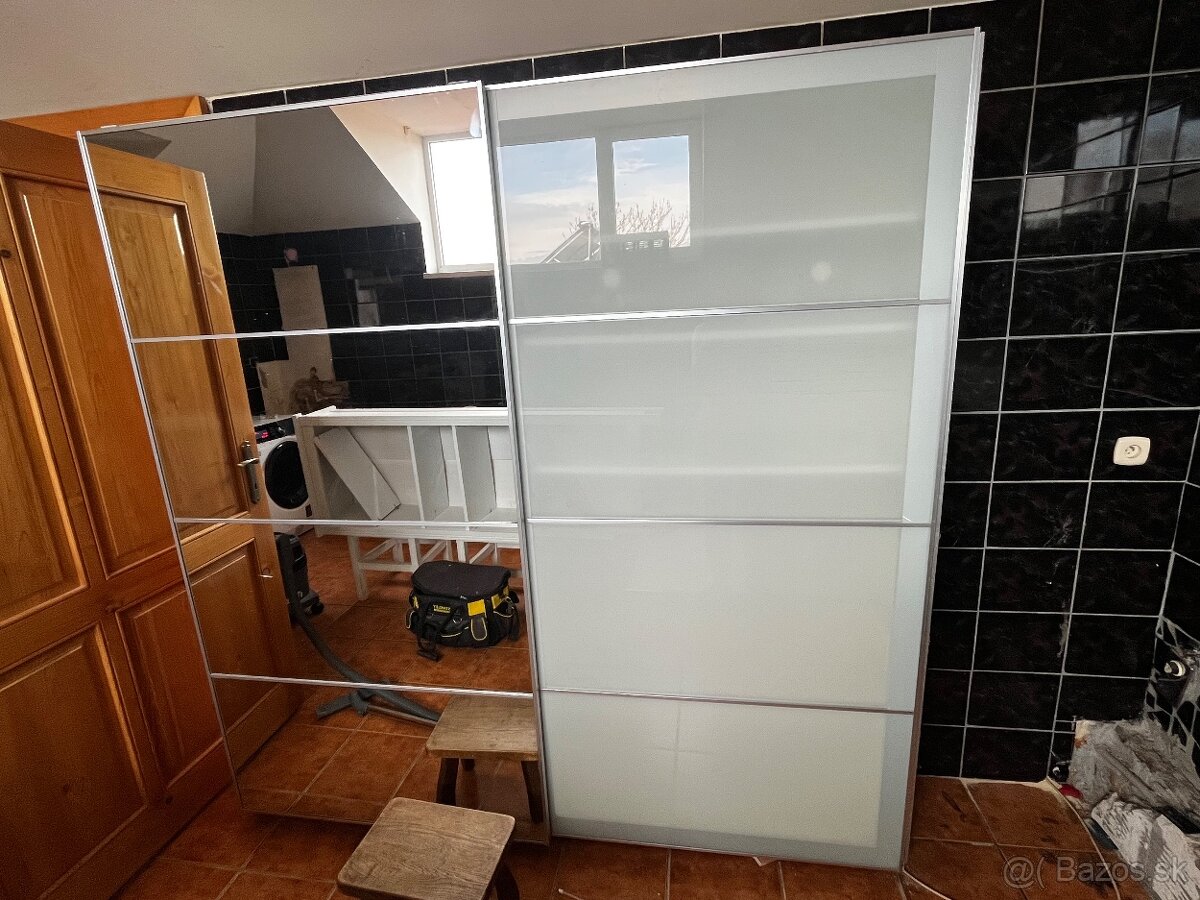 Skriňa s posuvnými dverami - 7