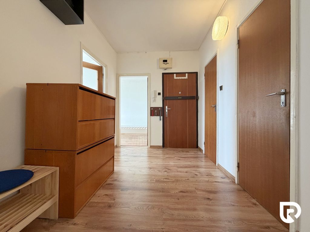 Priestranný 4‑izbový byt s balkónom v Dúbravke – foto 12