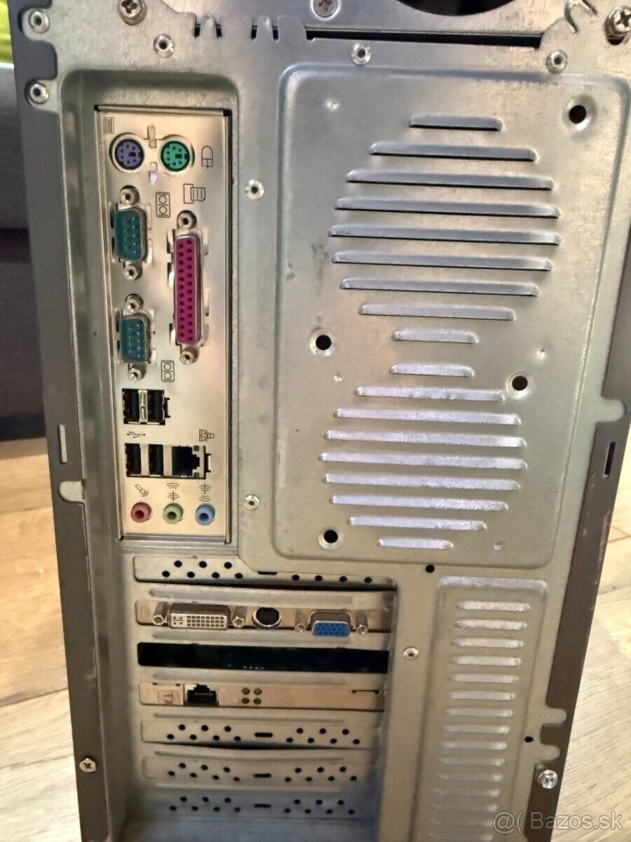 Stolový počítač s Windows XP – ideálny pre staršie programy - 7