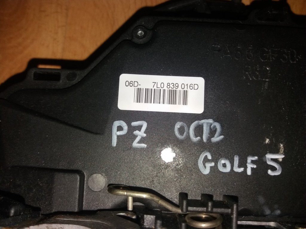 ZÁMKY DVERÍ - OCTAVIA 2, GOLF 5, TOURAN - 7