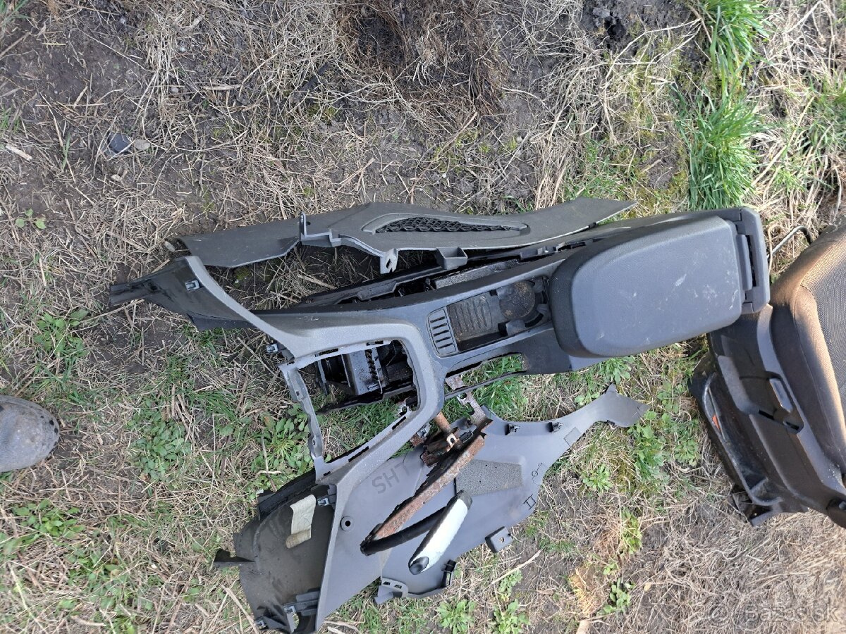 Predam Ford c-max Lakťová opierka Tunel stredový - 7