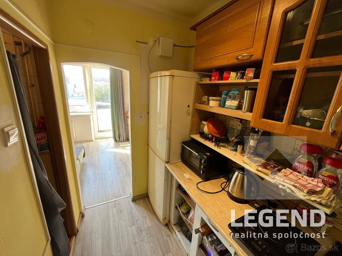 Garsónka Nové Mesto nad Váhom, ul. Piešťanská, balkón, zaria - 7