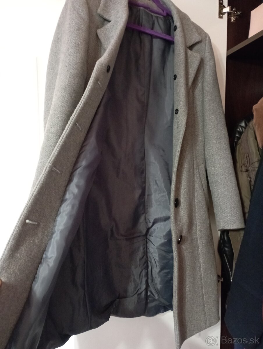 Sivý kabát - 7