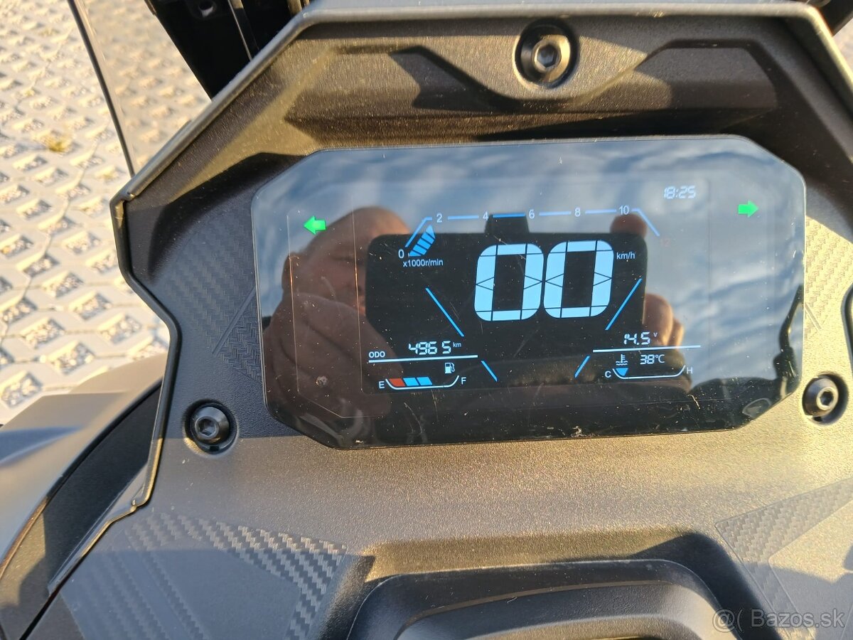 VOGE SR1 125I ADV červená - 7