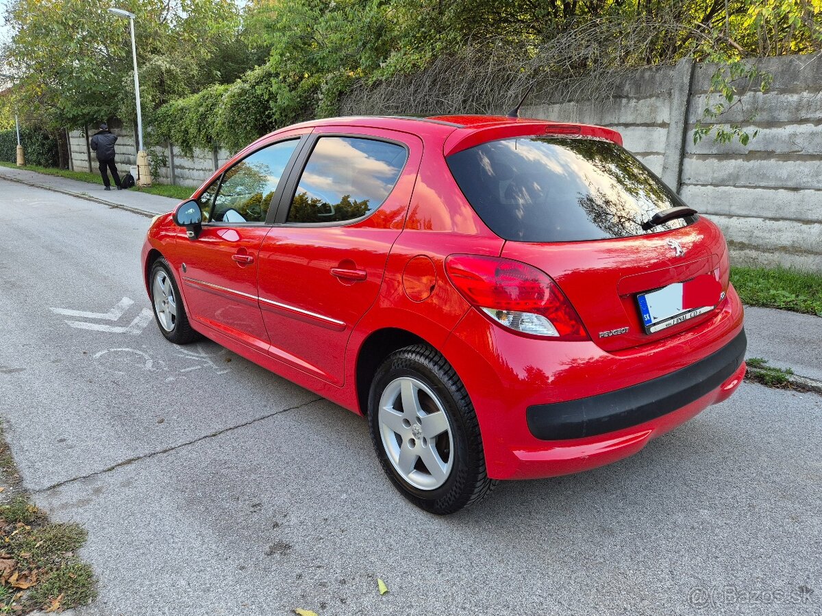 Predám Peugeot 207 1.4i 70kw r.v.2012/3 Najazdené: 139.000km - 7