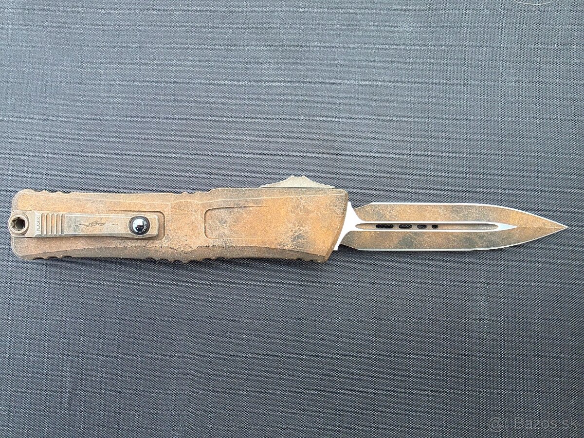 Microtech Combat Troodon Gen III Plague Outbreak - 7