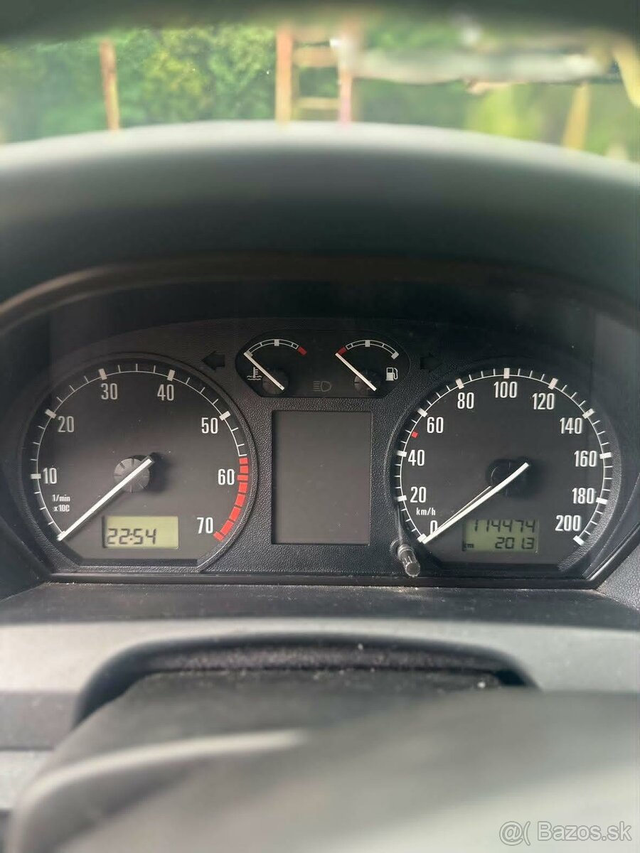Predám auto Škoda Fabia - ročník 2001 - 7