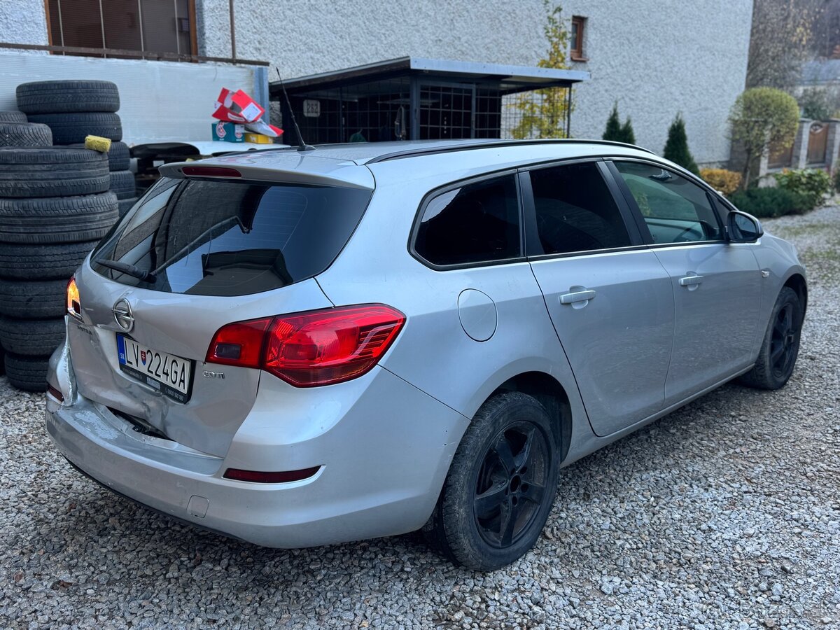 Opel Astra Caravan 1.7cdti 2012 PLNE POJAZDNÉ - 7