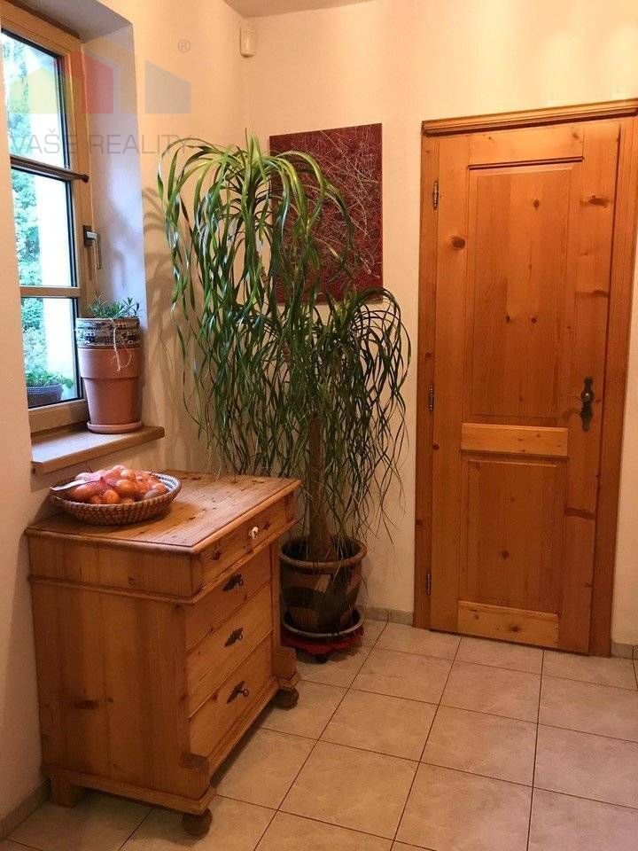 Rodinný dom 5+1 s dvojgarážou a pozemkom 2771 m², okres Doma - 7