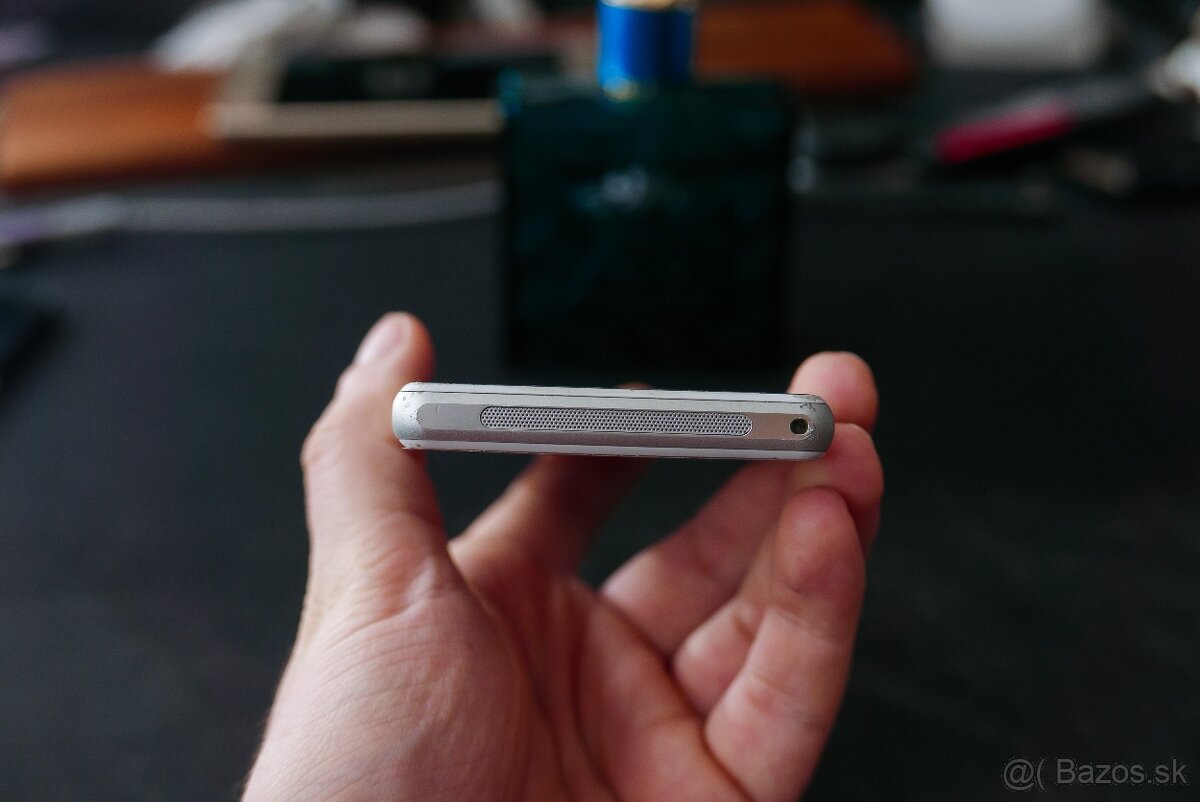 Sony Xperia Z1 Compact biela - 7