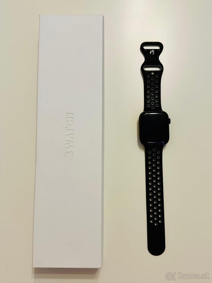  Apple Watch 8 45mm Midnight - 7