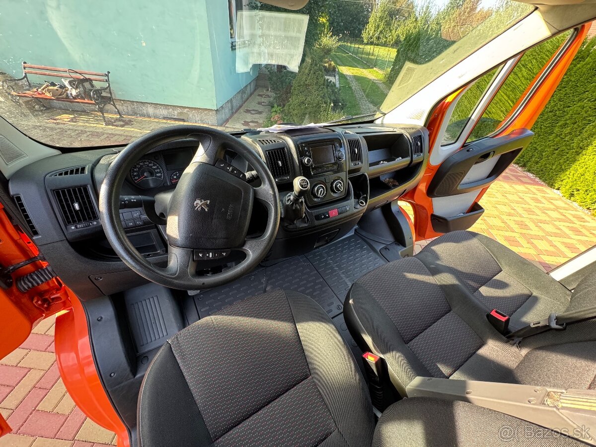 7-miestna dodávka Peugeot Boxer 2019 - 7