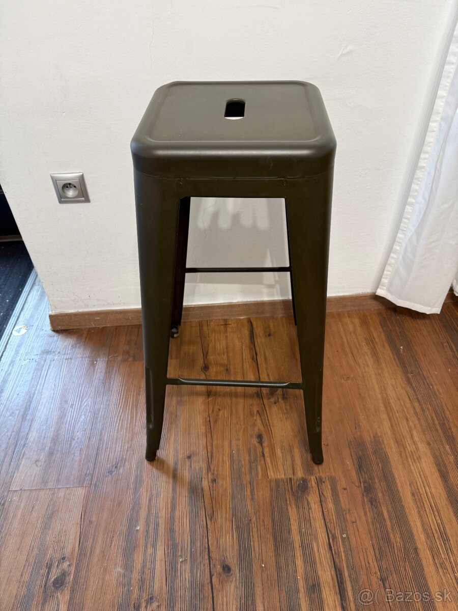 NA PREDAJ – INDUSTRIÁLNE STOLIČKY - 7