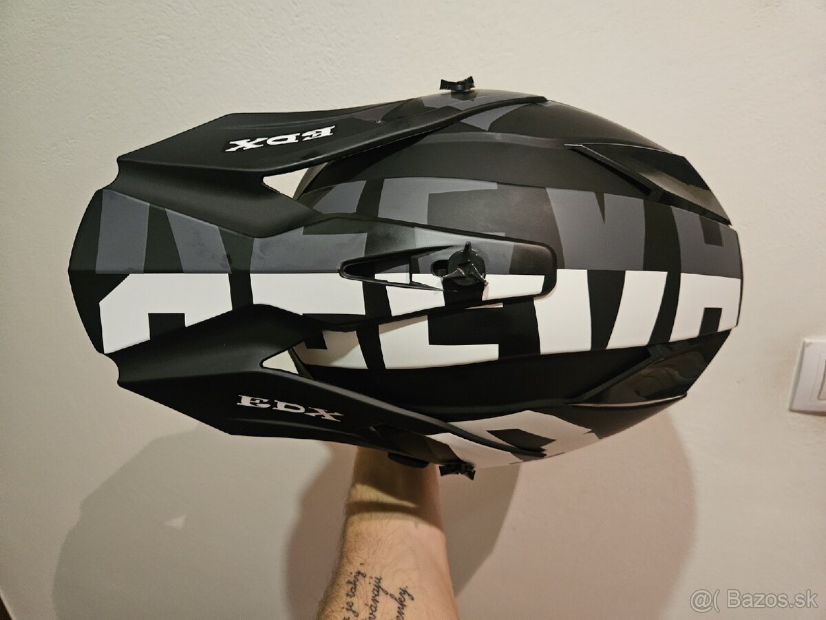 Prilba na bicykel. - 7