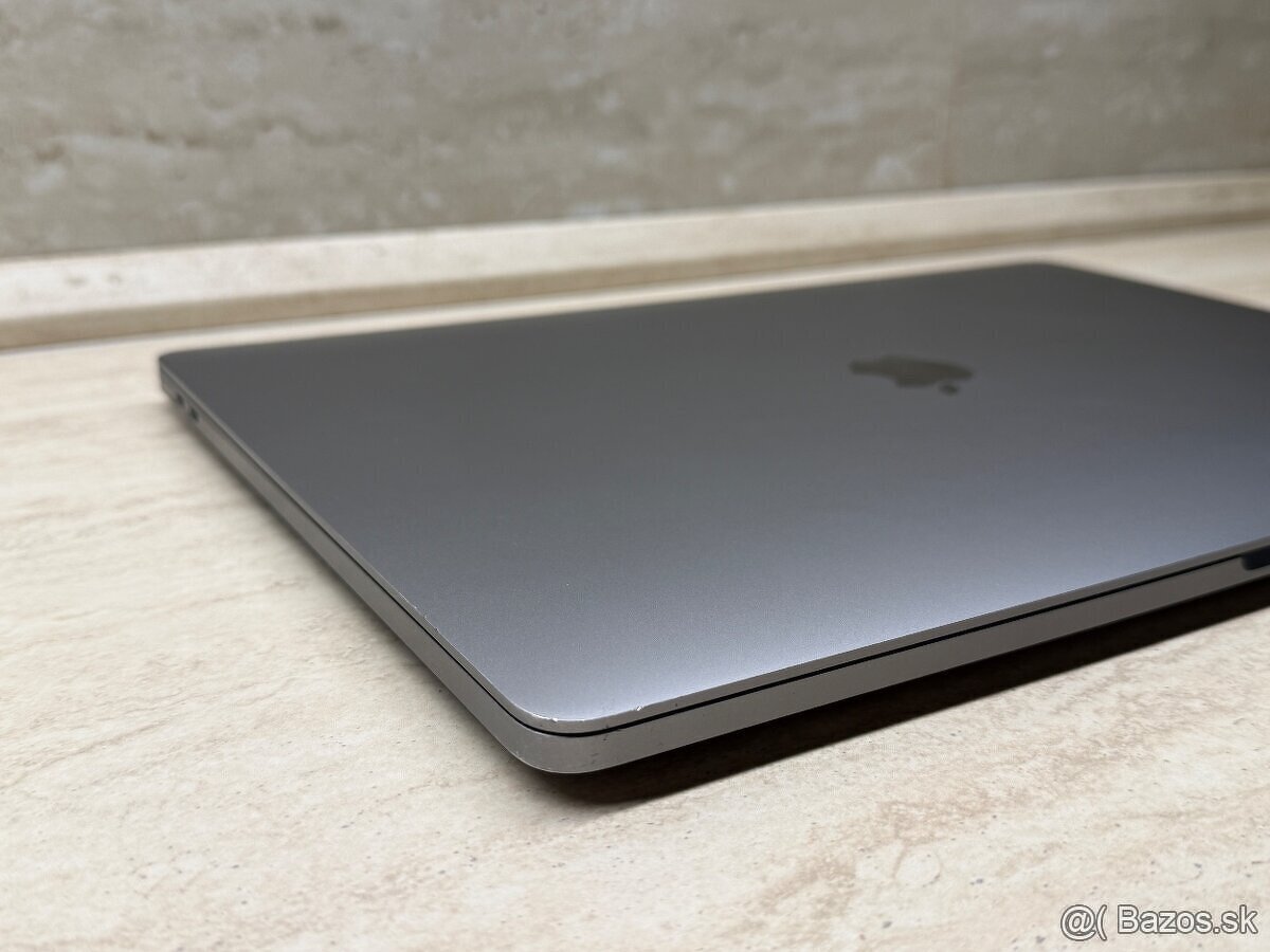 Apple MacBook Pro 16" 2019 i7 6C/ 16GB RAM/ 512GB - 7