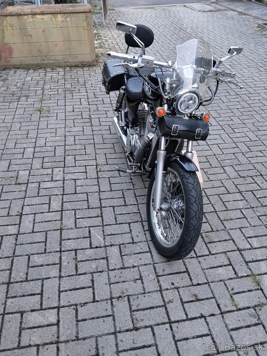 Suzuki Intruder VS 750 - 7