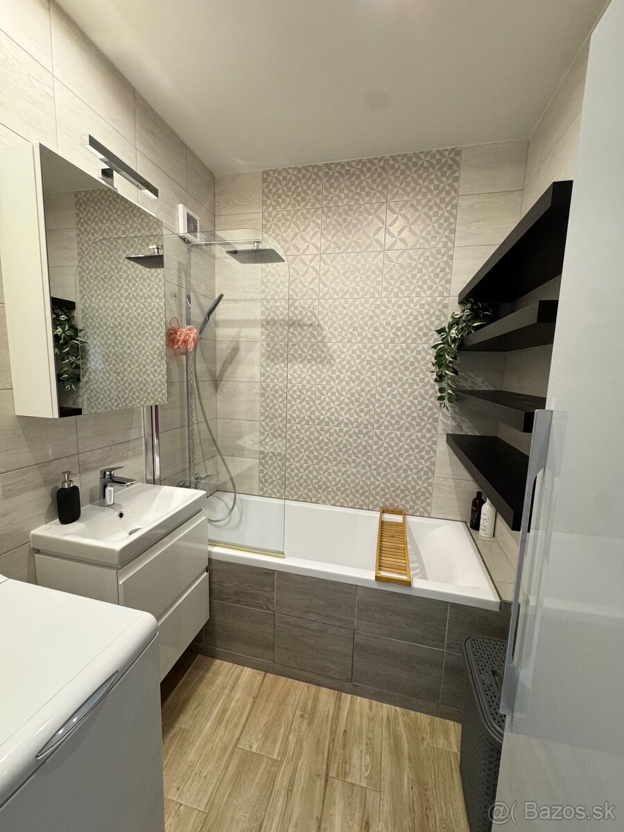 PREDAJ 3-izbový byt v centre Kysuckého Nového Mesta. - 7