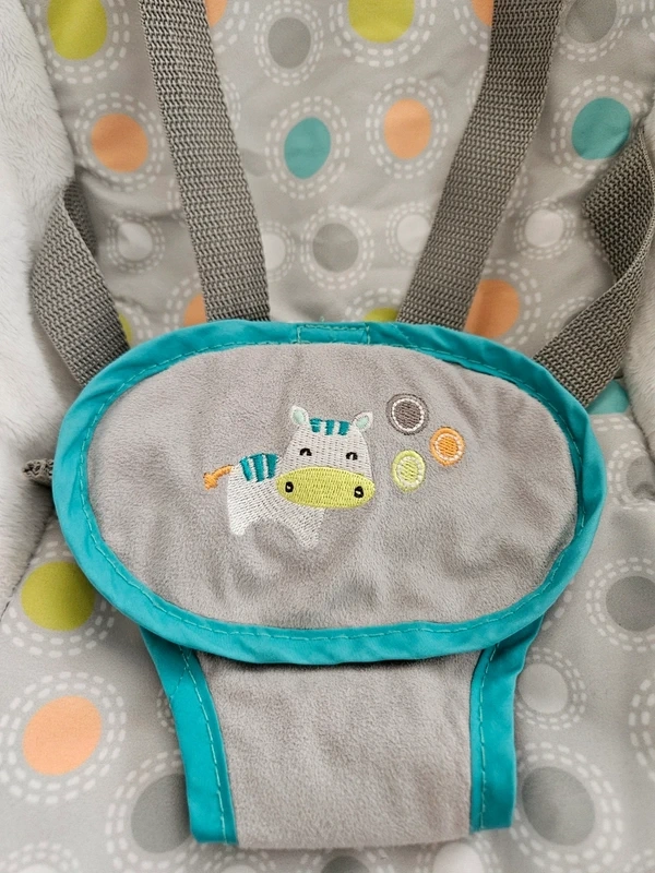 Detské hojdacie kresielko 2v1 hojdá aj vibruje - 7