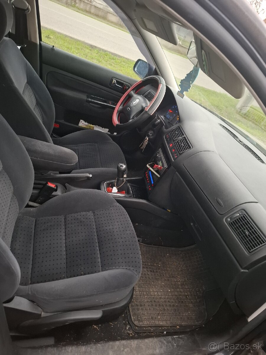 Predám VW golf 4 - 7