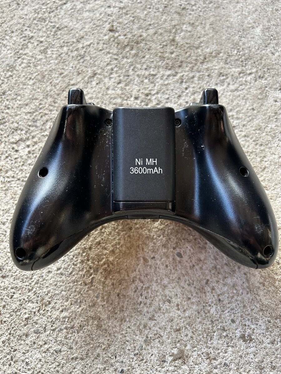 Xbox 360 + Kinect + 2x Joystick - 7